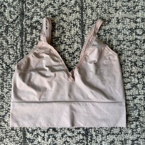 Urban outfitters out from under cropped cami in pale pink 🩰 size M/L